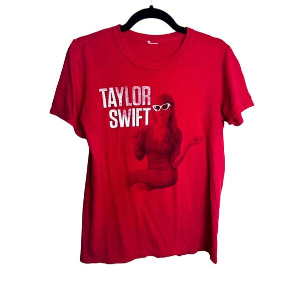 Taylor Swift Tee Red Tour 2013 Band T Shirt Swifties No Brand or Size - Picture 1 of 7
